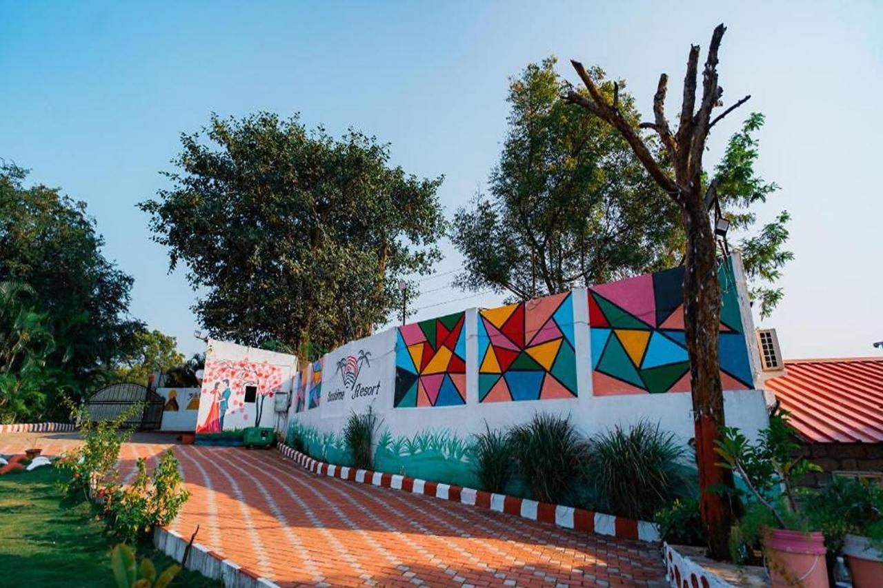 Sunshine Resort Pune Exterior foto